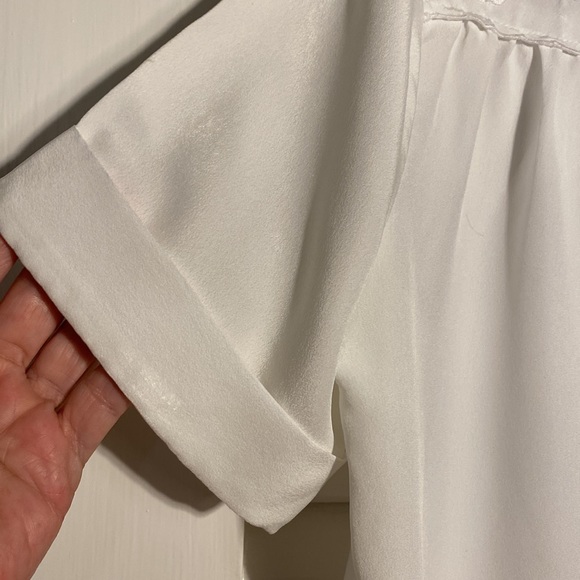 White eyelet collar/front, short sleeves, gathered back, 100% polyester. - Picture 7 of 8